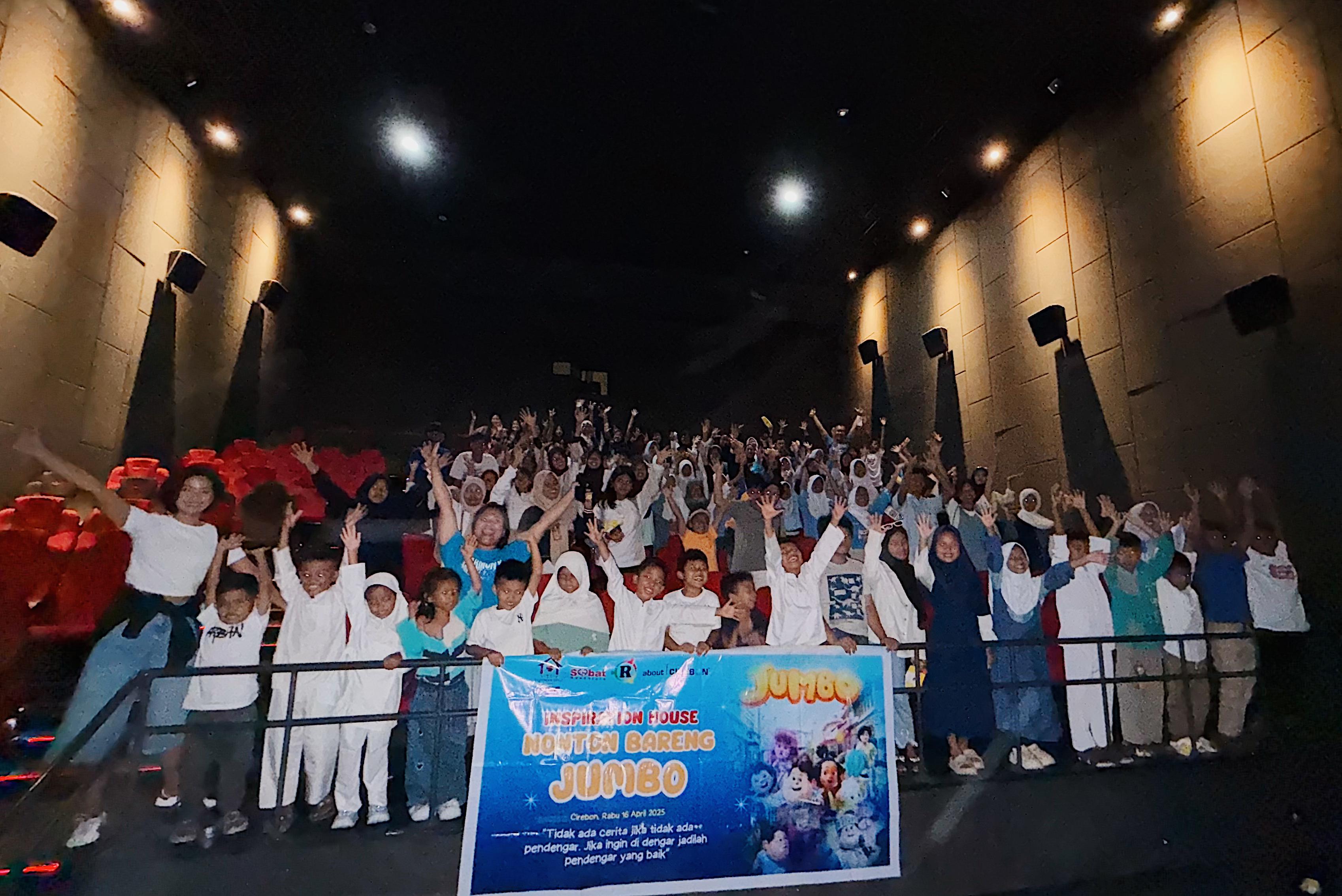Inspiration House Ajak Ratusan Anak Nobar Film Jumbo