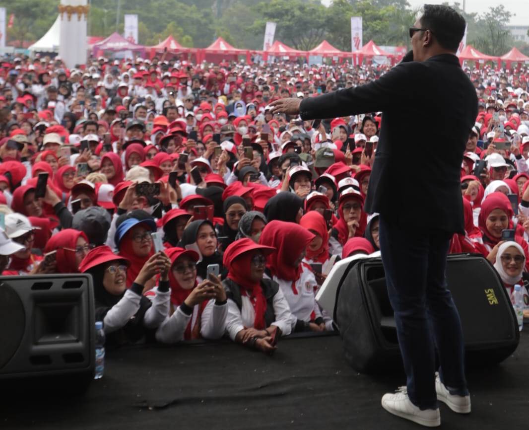Peringati Hari Guru Nasional, Ridwan Kamil Pimpin Doa untuk Pengajar yang Jadi Korban Gempa Cianjur