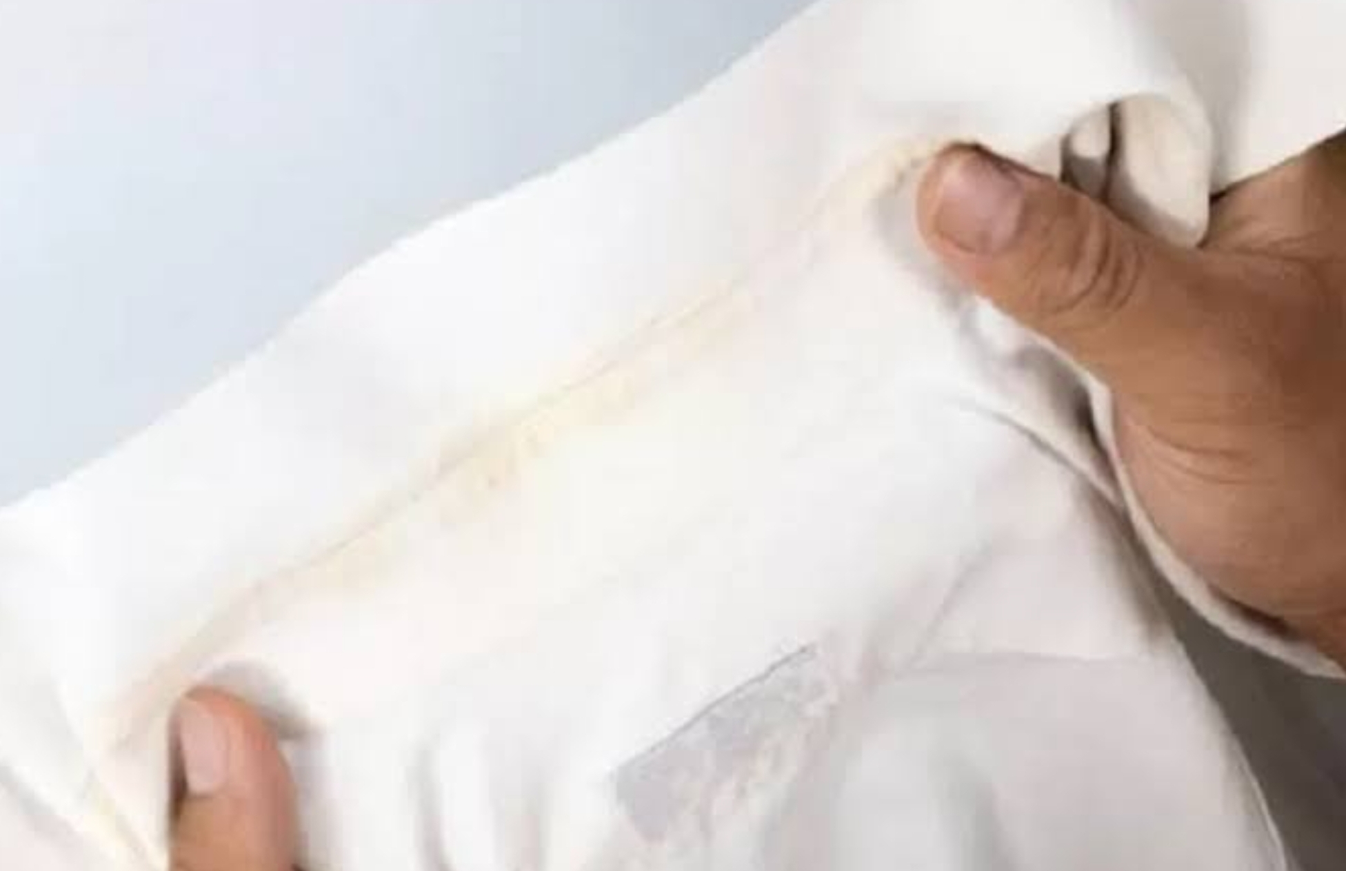 5 Cara Ampuh Menghilangkan Noda Kuning di Baju Putih, Bisa Kinclong Lagi