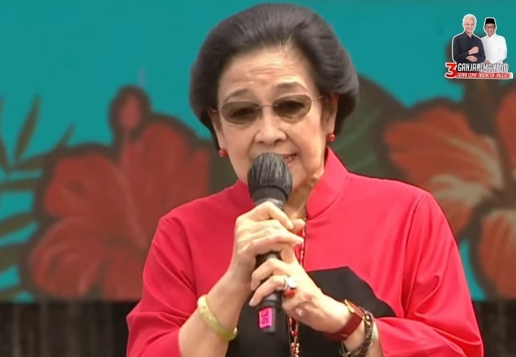 Orasi Megawati Dalam Hajatan Rakyat Solo: Jangan Kesemsem Milih Orang