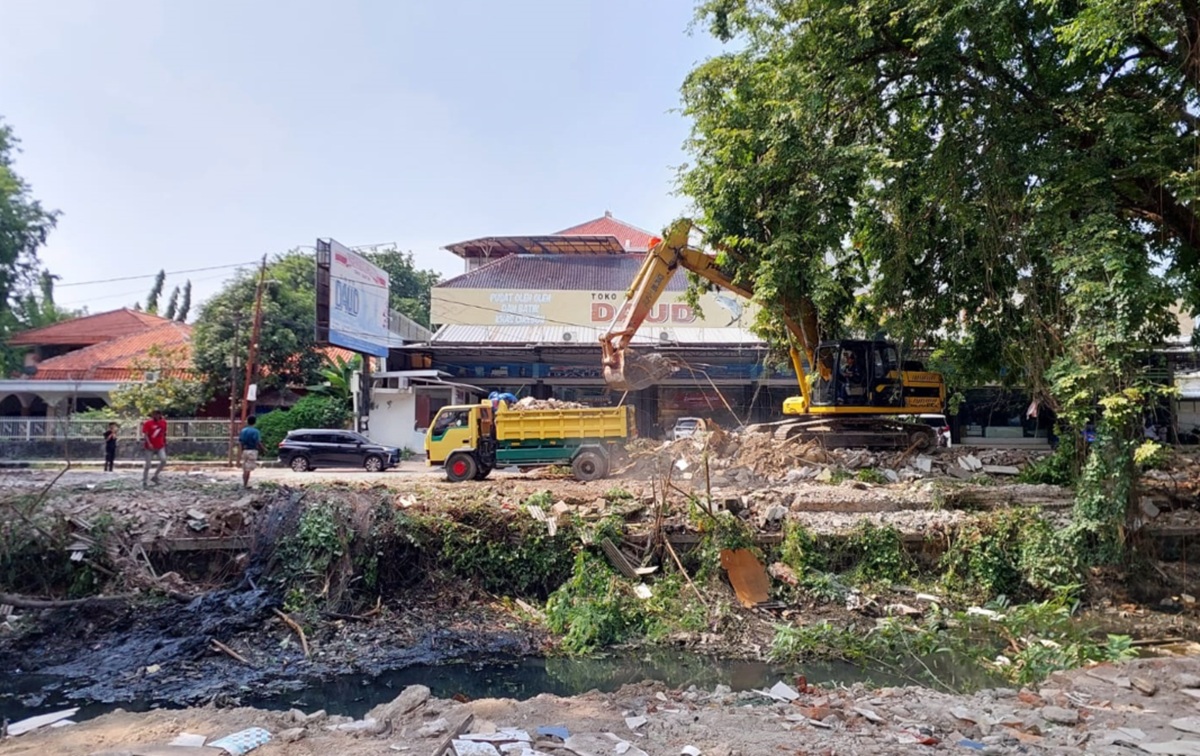 2 Hari Pasca Penertiban, Wajah Sungai Sukalila–Kalibaru Cirebon Mulai Terlihat
