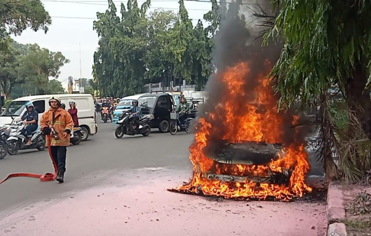 Lagi-lagi Mobil Honda Brio Terbakar di Cirebon, Begini Kronologinya