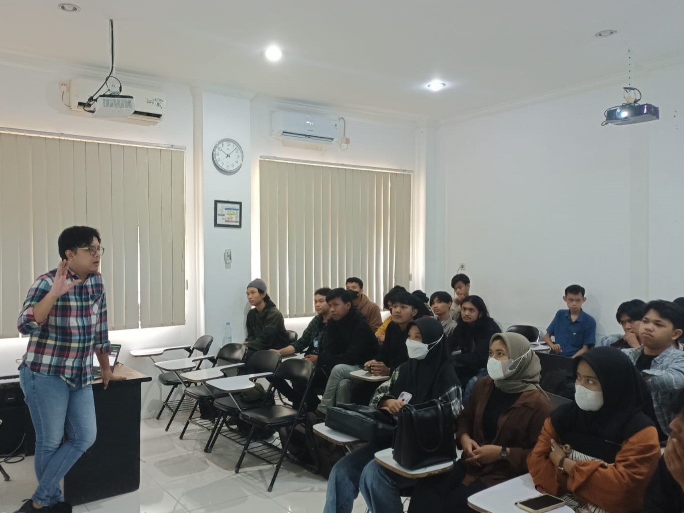 Lagi, STMIK IKMI Cirebon Gelar Program Praktisi Mengajar