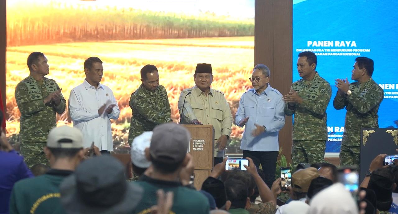 Prabowo Sebut Indonesia Segera Punya Motor Listrik Nasional