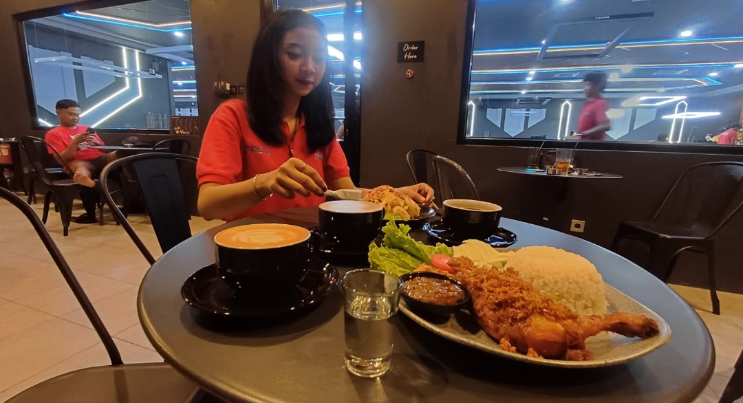 Maxi Pool & Cafe Hadirkan Menu Baru, Perkuat Konsep Hiburan Sehat di Ciledug