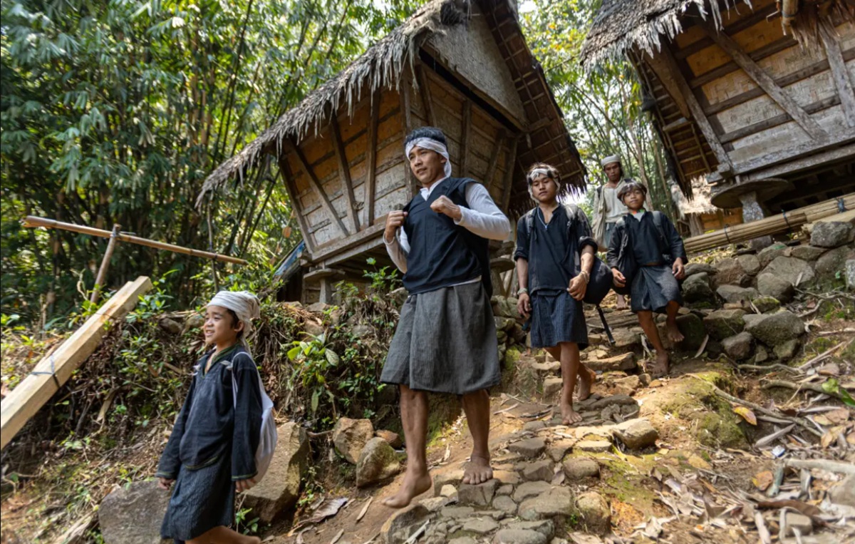 Menjaga Bumi dengan Cara Sunda: Saat Ajaran Islam Bertemu dengan Kearifan Lokal