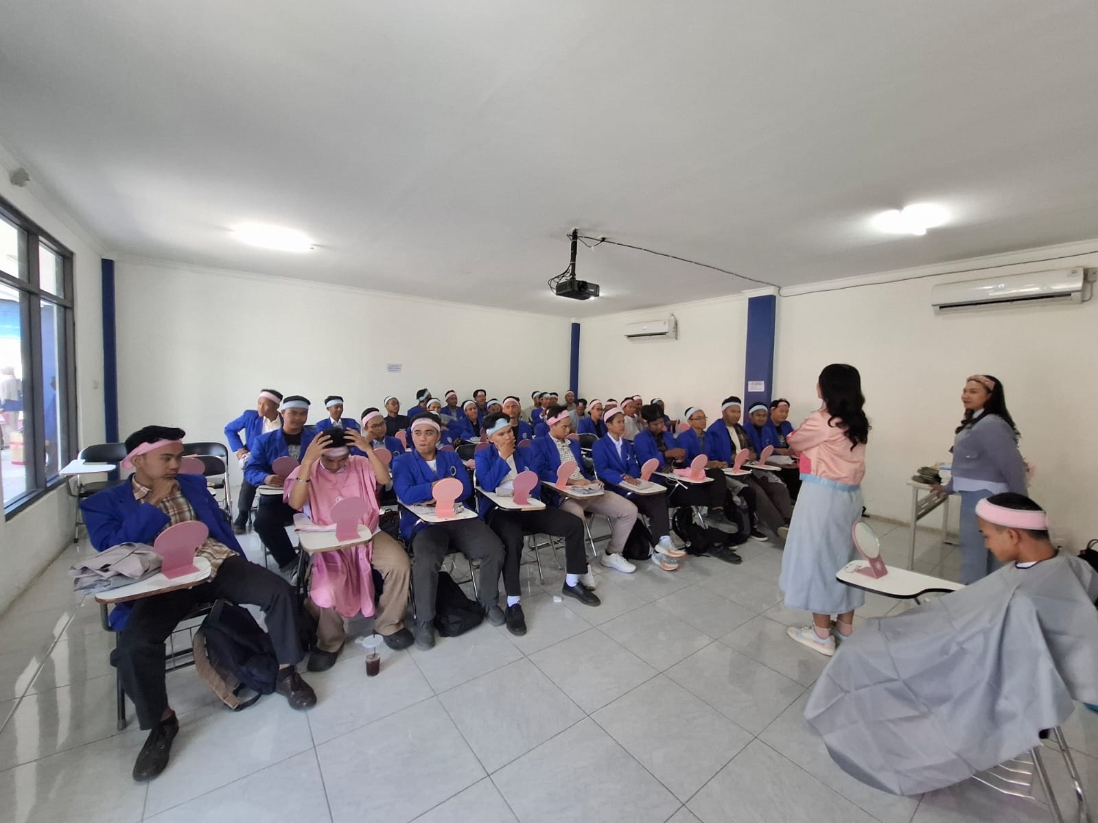 Kampus IPB Cirebon Gelar Beauty and Handsome Class