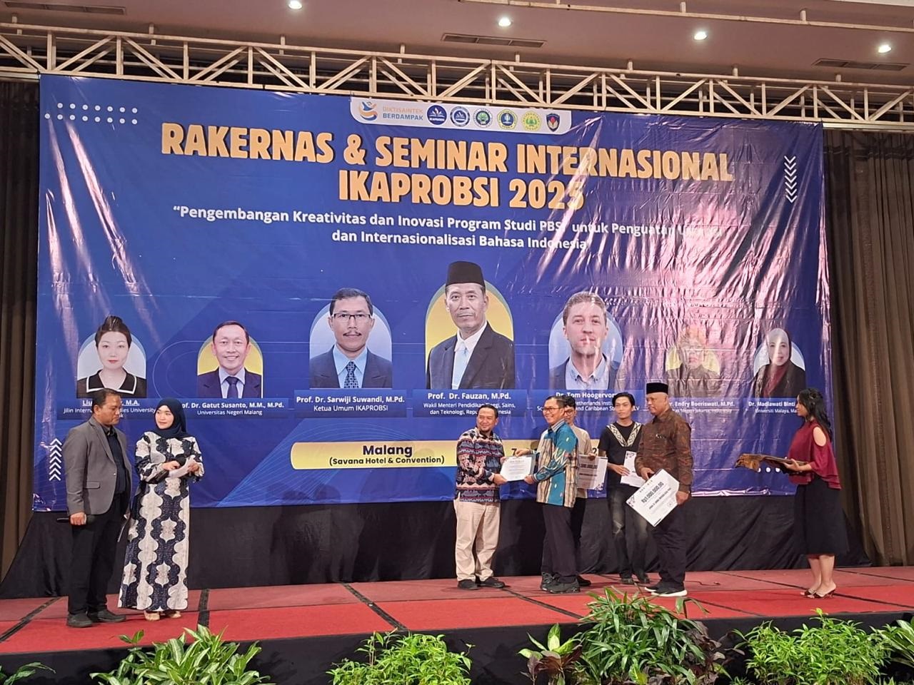 Mahasiswa UGJ Borong Juara Nasional Esai dan Musikalisasi Puisi 