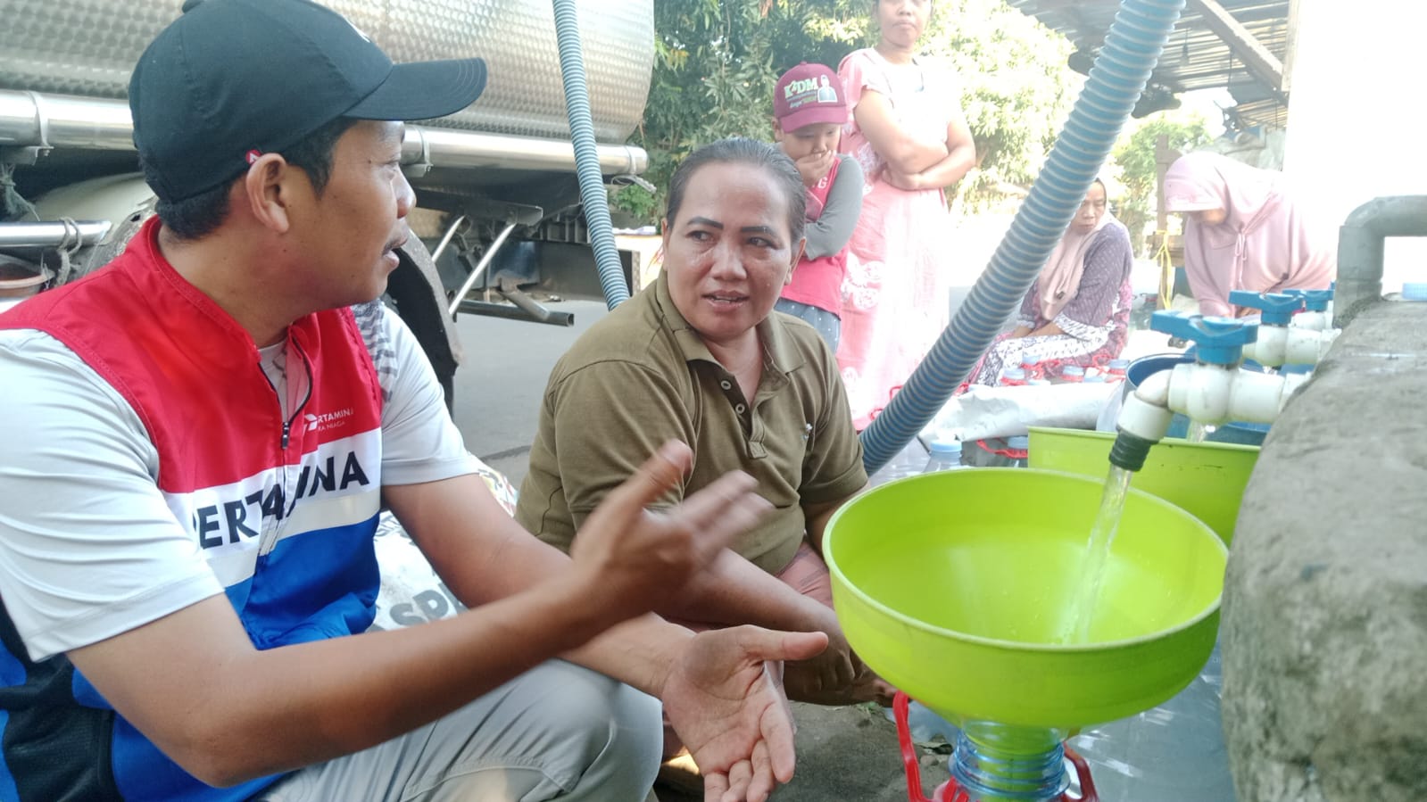Kemarau Panjang, Ratusan KK di Blok Kesambi Andalkan Bantuan Air Bersih Pertamina