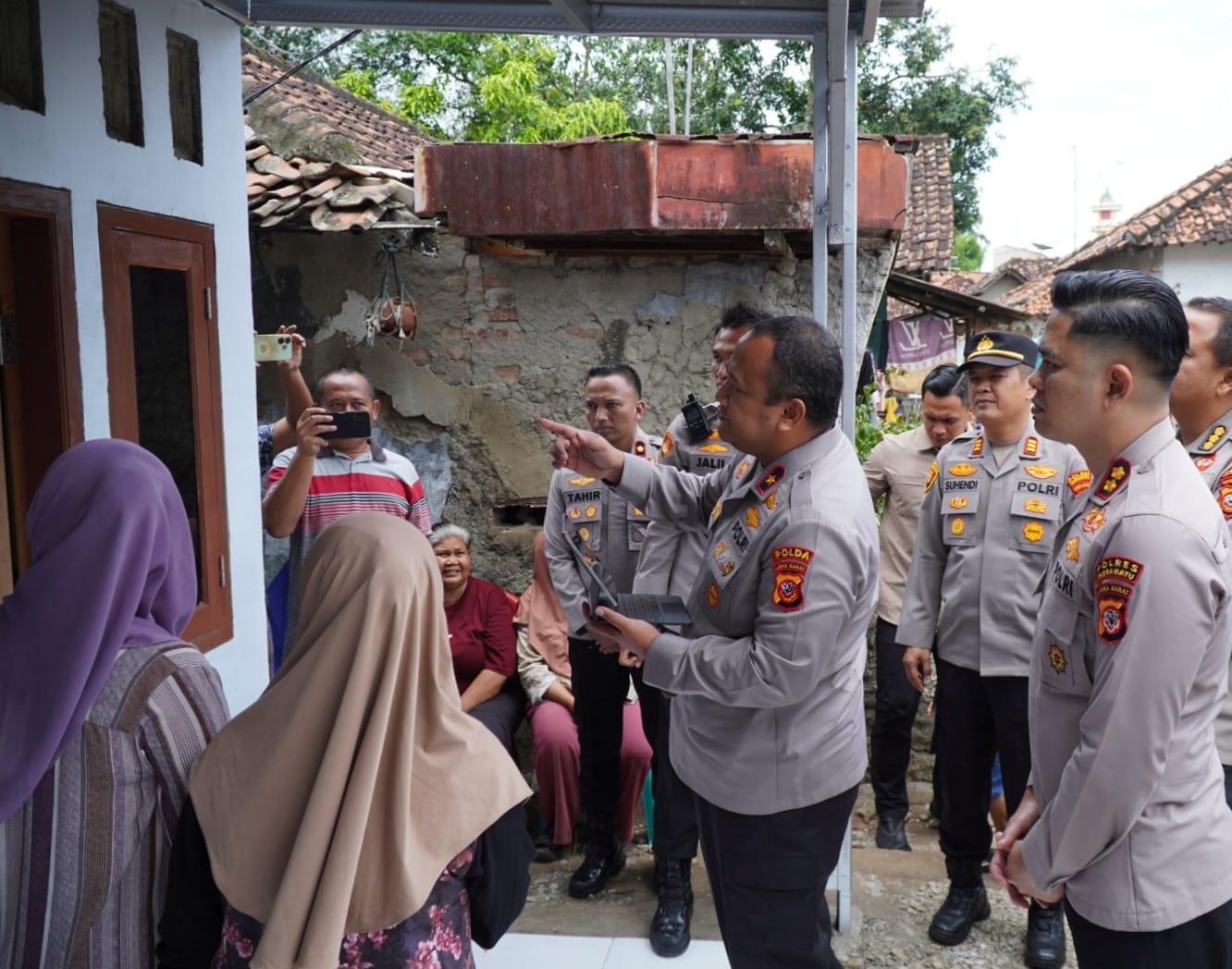 Polda Jabar Lanjutkan Program Rutilahu, Wakapolda Tinjau Langsung di Indramayu