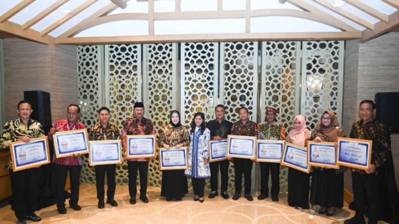 Pemdaprov Jabar Sabet Sejumlah Penghargaan Dalam Ajang Smart City Award
