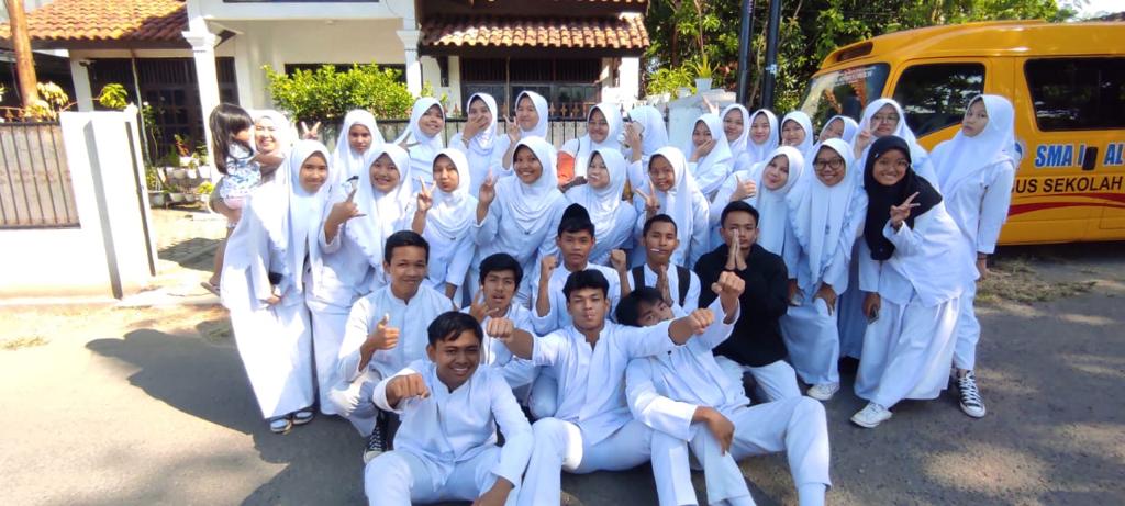 Cara SMA Islam Al Azhar  5 Cirebon Mendekatkan Sekolah dengan Orang Tua Siswa