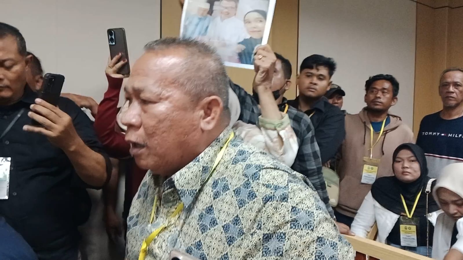 Sidang Kasus Pembunuhan Satu Keluarga di Indramayu Kembali Ricuh, Terdakwa Bantah Terlibat