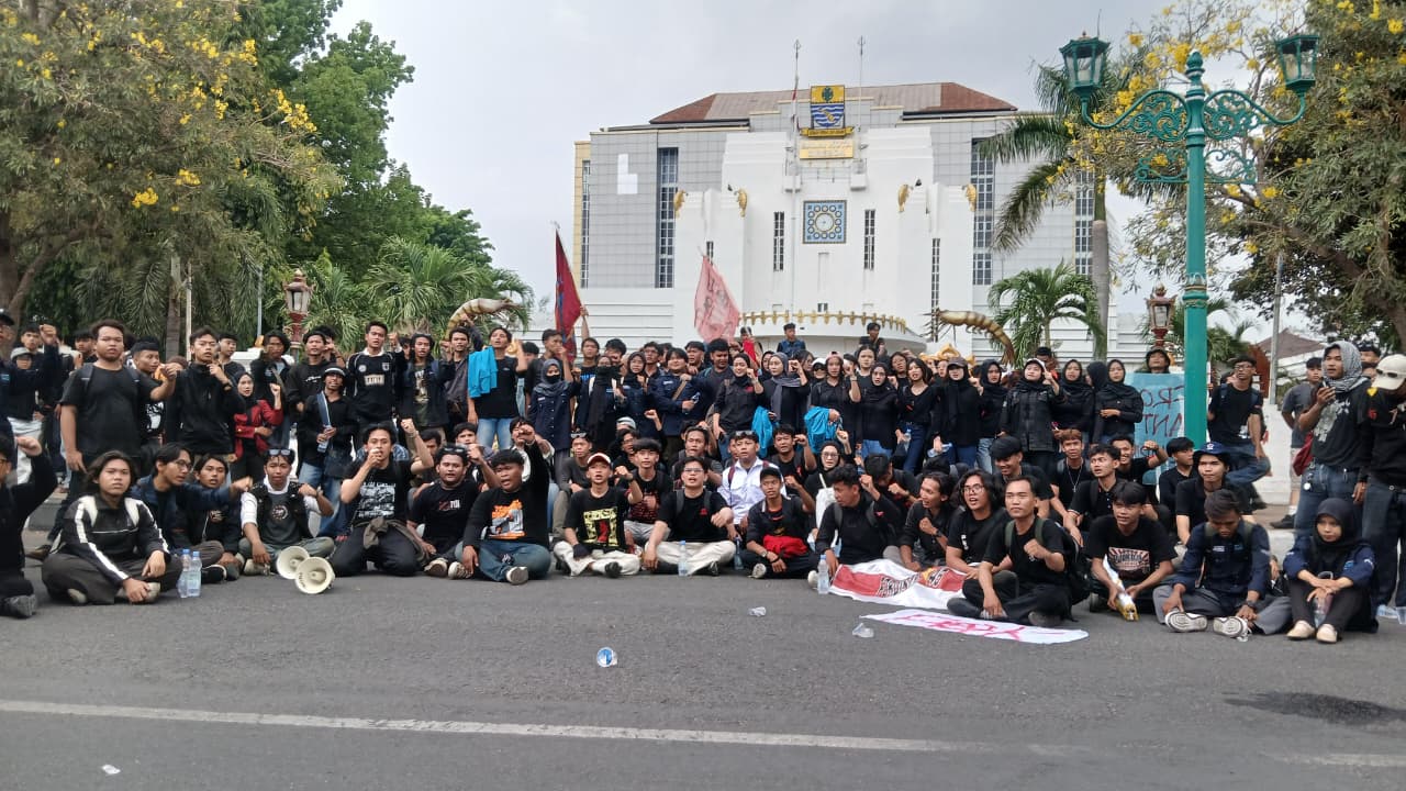 Mahasiswa Cirebon Beri Rapor Merah Prabowo-Gibran, Desak MBG Dievaluasi Total