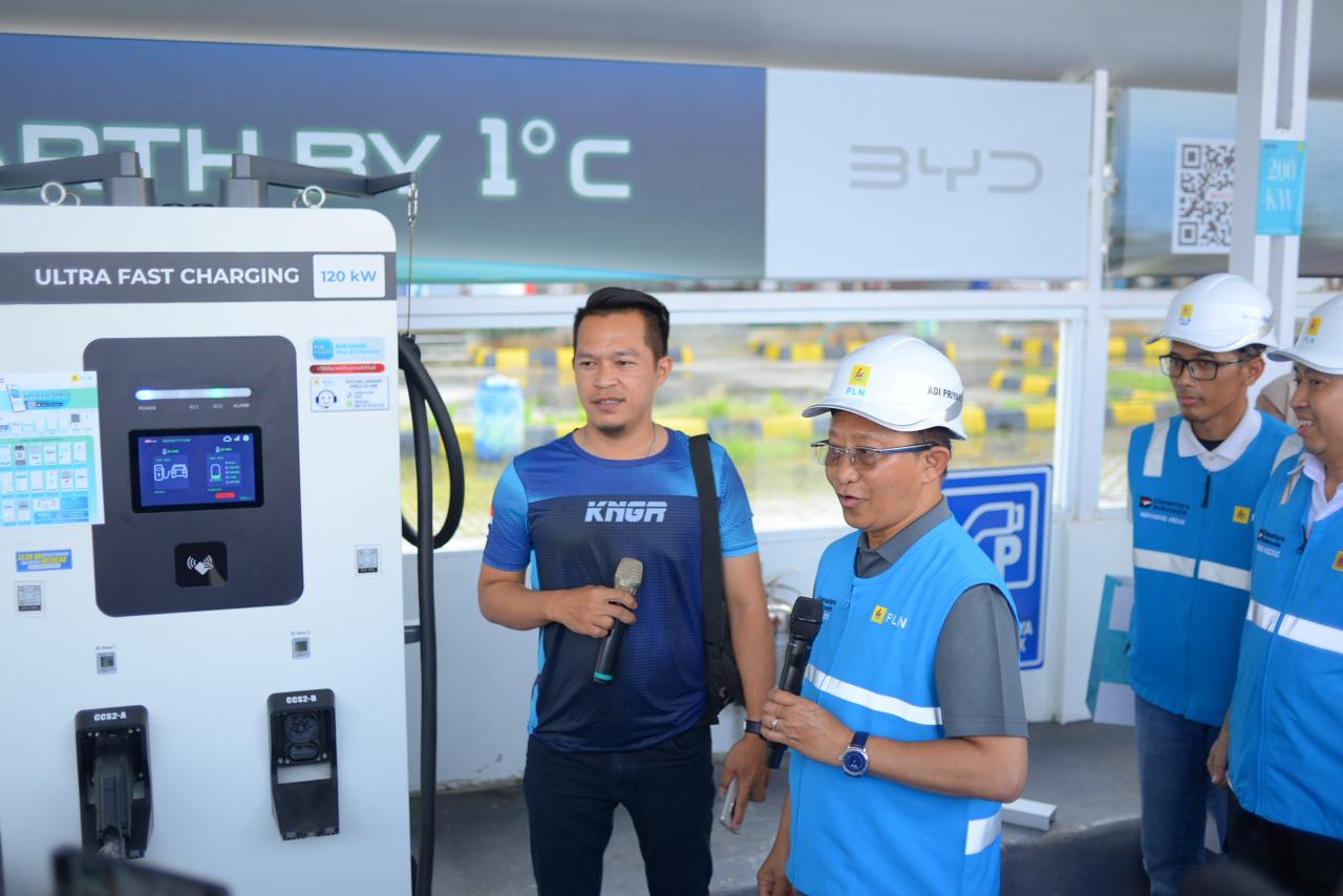 PLN Pastikan SPKLU Rest Area KM 229B Siap Layani Pemudik Kendaraan Listrik