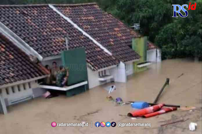 Banjir Semarang di Dinar Indah 3 Meter, Warga Tewas Terjebak Dalam Rumah