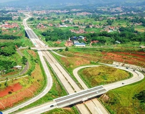 Hati-hati Berkendara di Tol Cisumdawu, Pemandangan Alam Bikin Terpesona