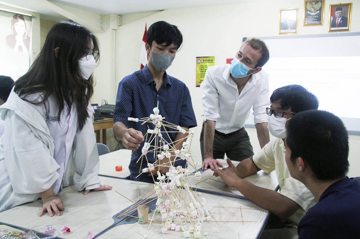 Pelita Bangsa Cirebon Datangkan Mentor dari Harvard Univerity, Begini Cerita Keseuan Mereka