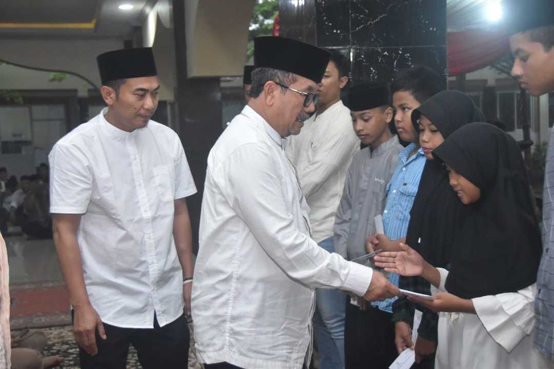 Serap Aspirasi Masyarakat dan Berikan Bantuan, Bupati dan Wakil Bupati Lakukan Safari Ramadan
