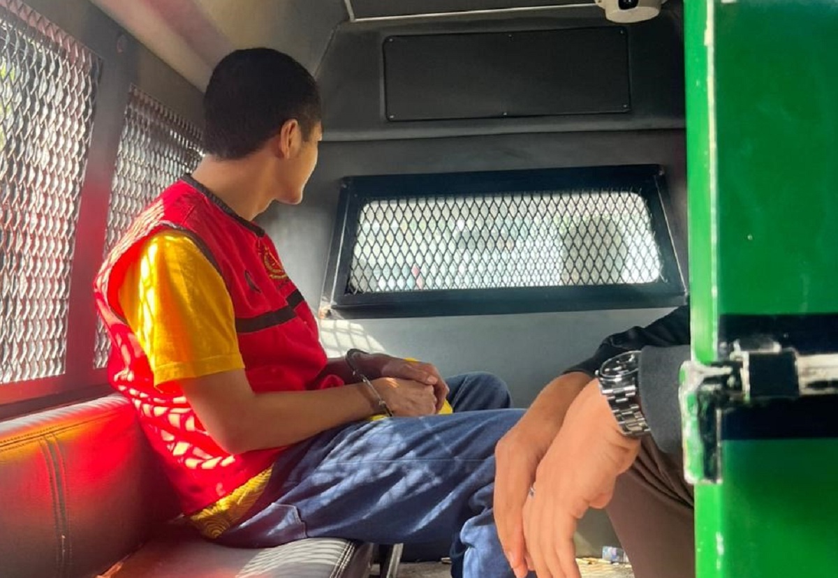 Kasus Korupsi PDAM Tirta Giri Nata Cirebon: Jaksa Terima Tersangka AL dan Barang Bukti Kerugian Rp3,7 Miliar 