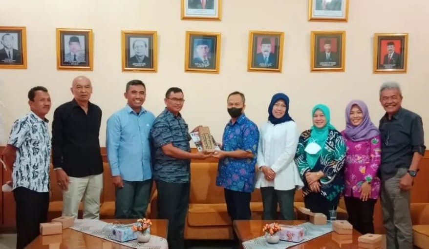 Komisi II DPRD Kabupaten Cirebon Terima Kunker DPRD Kota Salatiga 