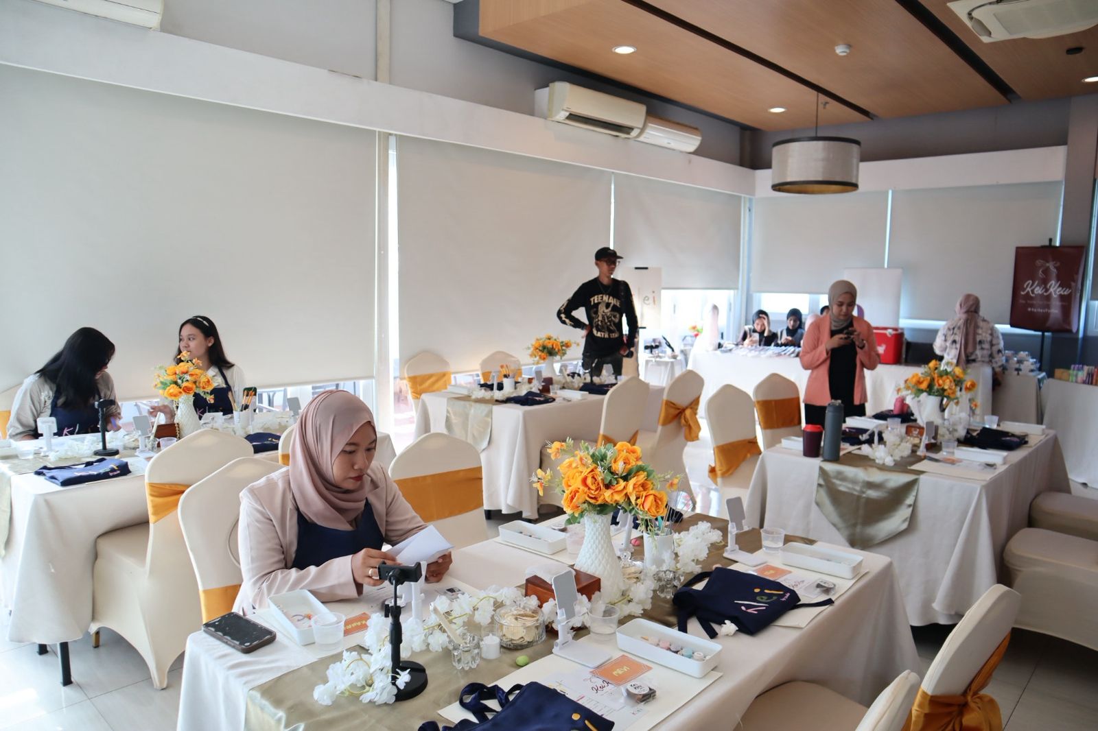 Cordela Hotel Cirebon Hadirkan Workshop Buat Bag Charm