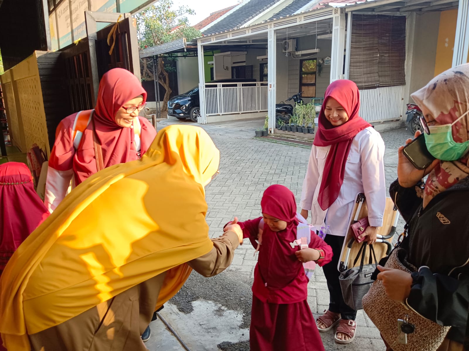Hari Pertama MPLS, TK Baitul Makmur Perbolehakan Orangtua Dampingi Anak