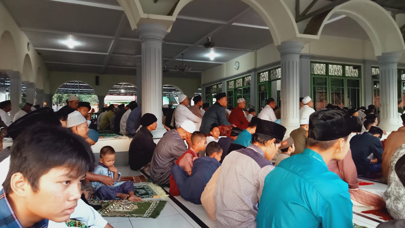 SALAT ID di Masjid Syarif Hidayatullah Cirebon, Merayakan Kemenangan di Hari Raya