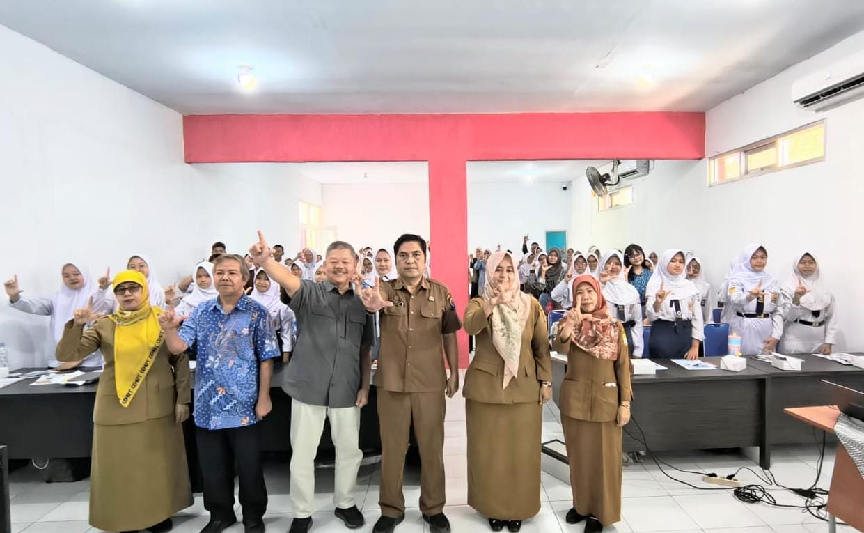 100 Pelajar Cirebon Dilatih Menulis Resensi Buku, Disarpus Perkuat Budaya Literasi di Tengah Era Digital