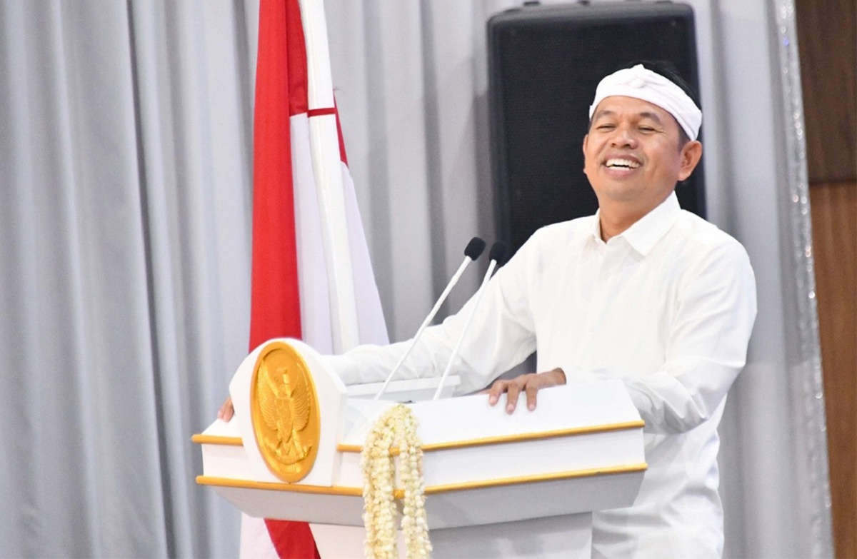 Viral Petugas Meratakan Aspal Jalan Dinjak-injak, Dedi Mulyadi Geram Lalu Beri Peringatan
