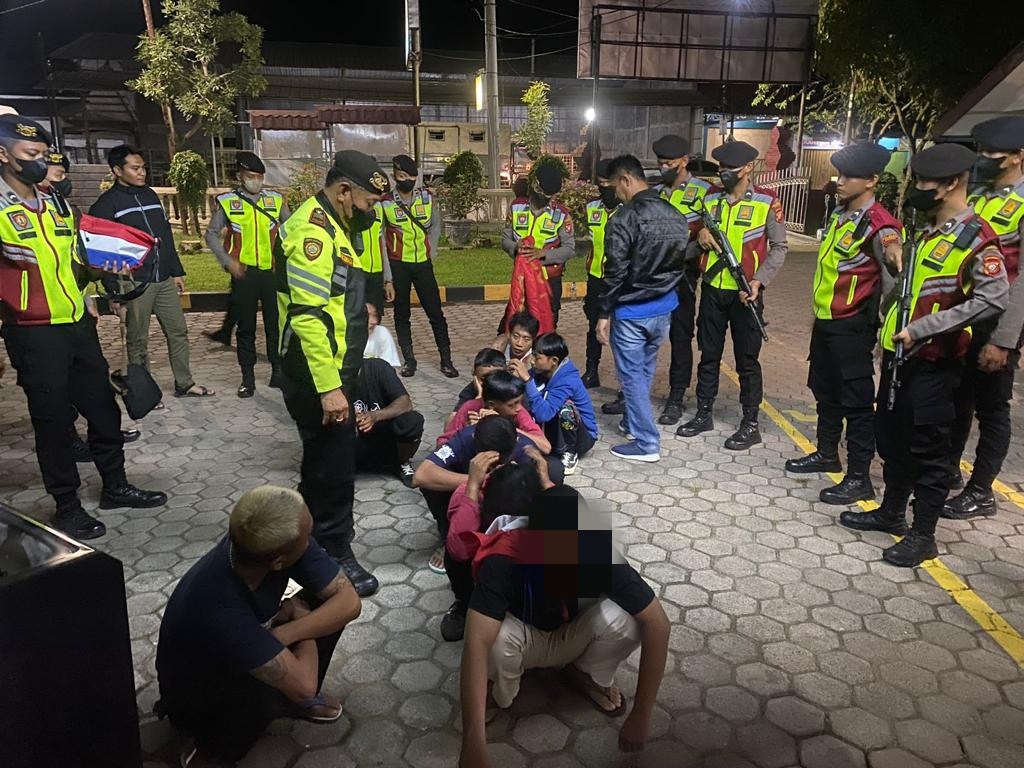 Sikat! Markas Geng Motor Digerebek Polresta Cirebon, Pasang Status Konten Eh yang Datang Polisi