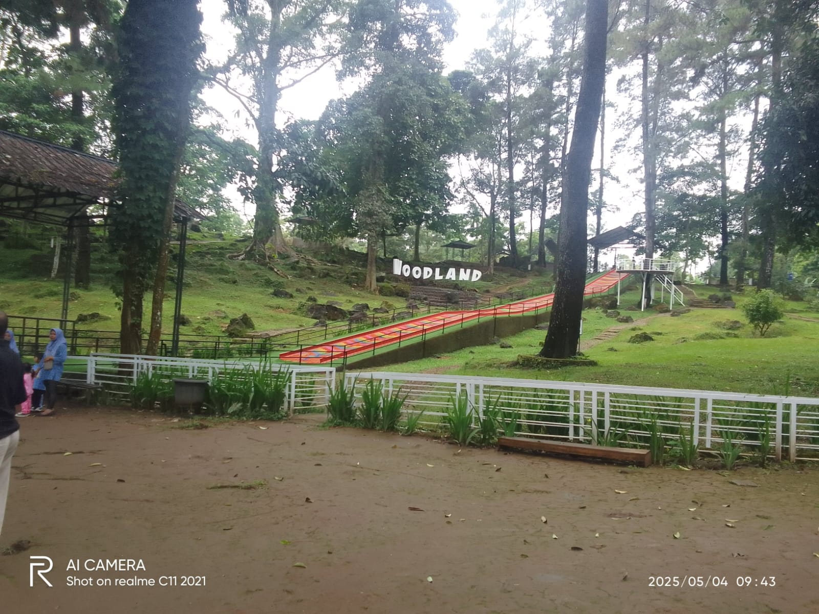 Ideal untuk Rekreasi Keluarga! Berikut Informasi Seputar Wisata Woodland Beserta Harga Wahana yang Ditawarkan