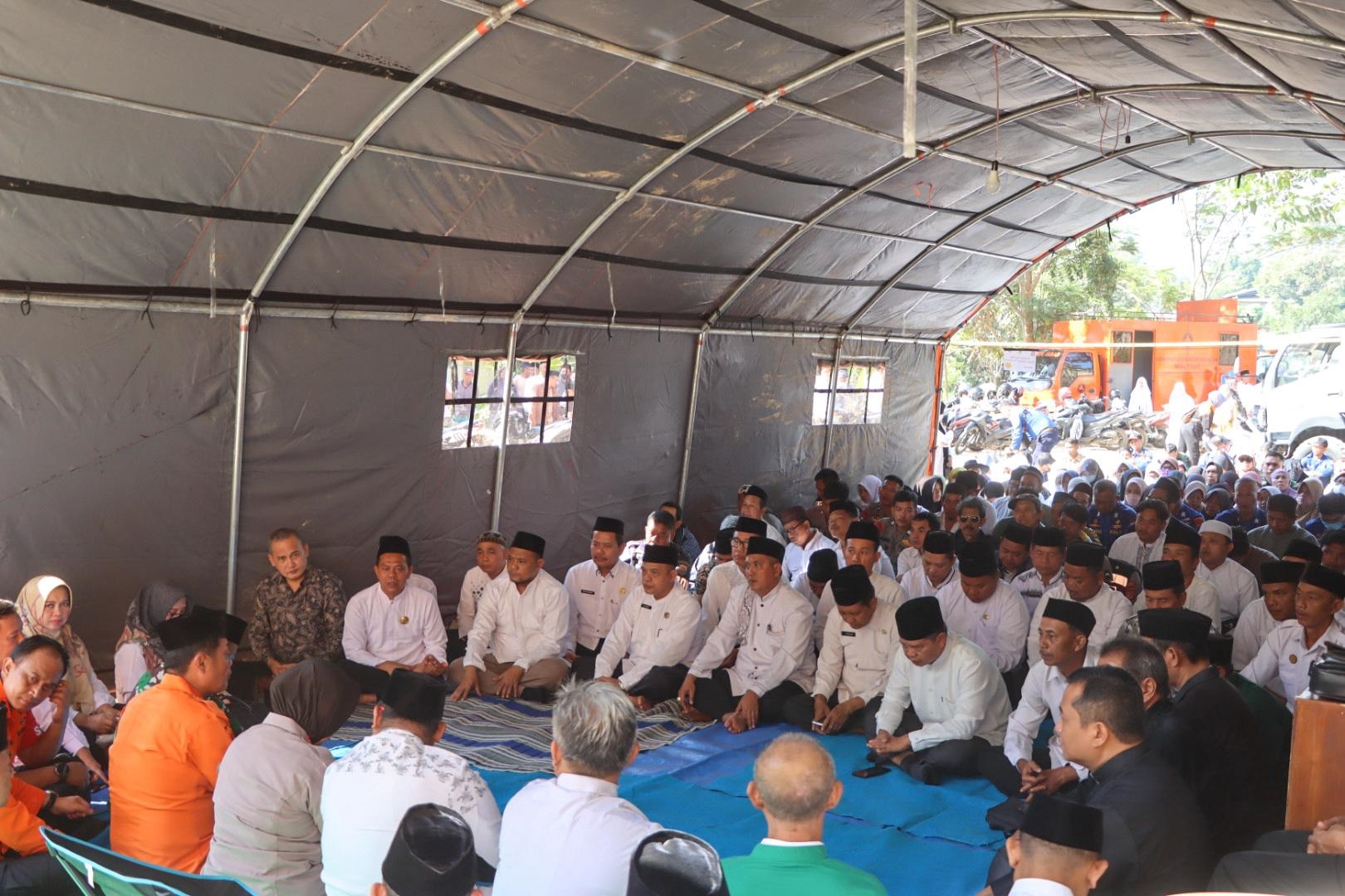 Lintas Agama Gelar Gelar Doa Bersama untuk Korban Longsor Gunung Kuda