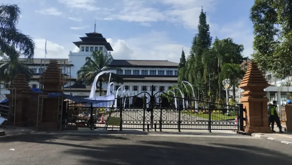 Polemik Candi Bentar Khas Cirebon pada Gerbang Gedung Sate: Penjelasan Ahli Budaya dan Sikap Pemprov Jabar