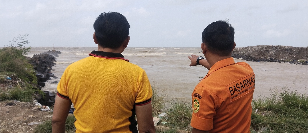 Gelombang Tinggi Terjang Kapal Nelayan di Indramayu, Dua Selamat, Satu Hilang
