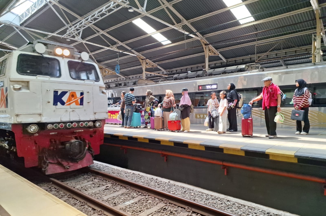 Cirebon Jadi Simpul Mobilitas Nataru 2025–2026, KAI Daop 3 Layani 276 Ribu Penumpang