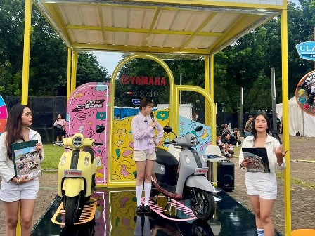 Diserbu Ribuan Gen Z! Skutik Skena Fazzio Hybrid Sukses Curi Perhatian di Festival Musik Anak Muda