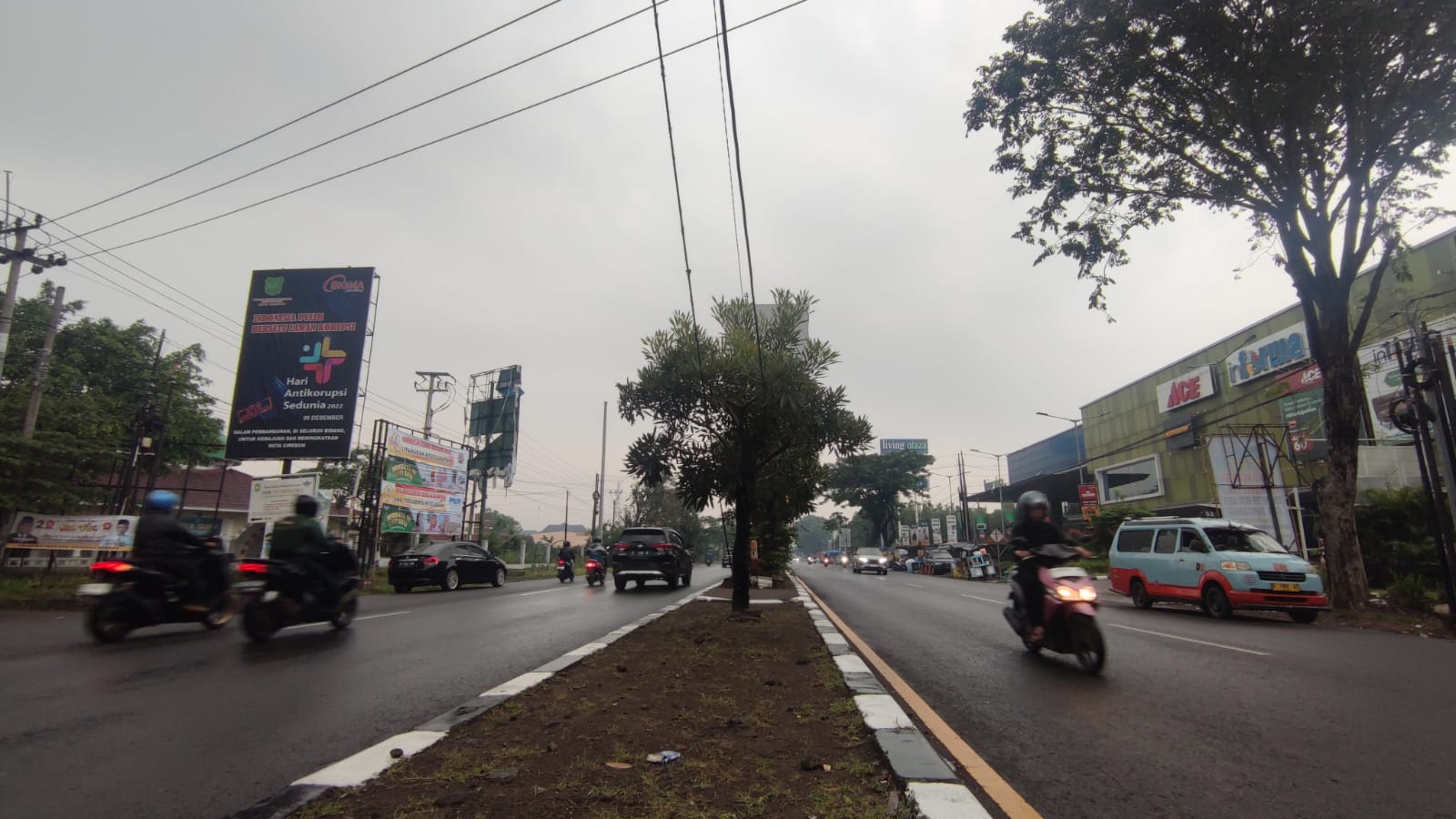 INFO MUDIK: Jalur Pantura Kota Cirebon Ramai Lancar