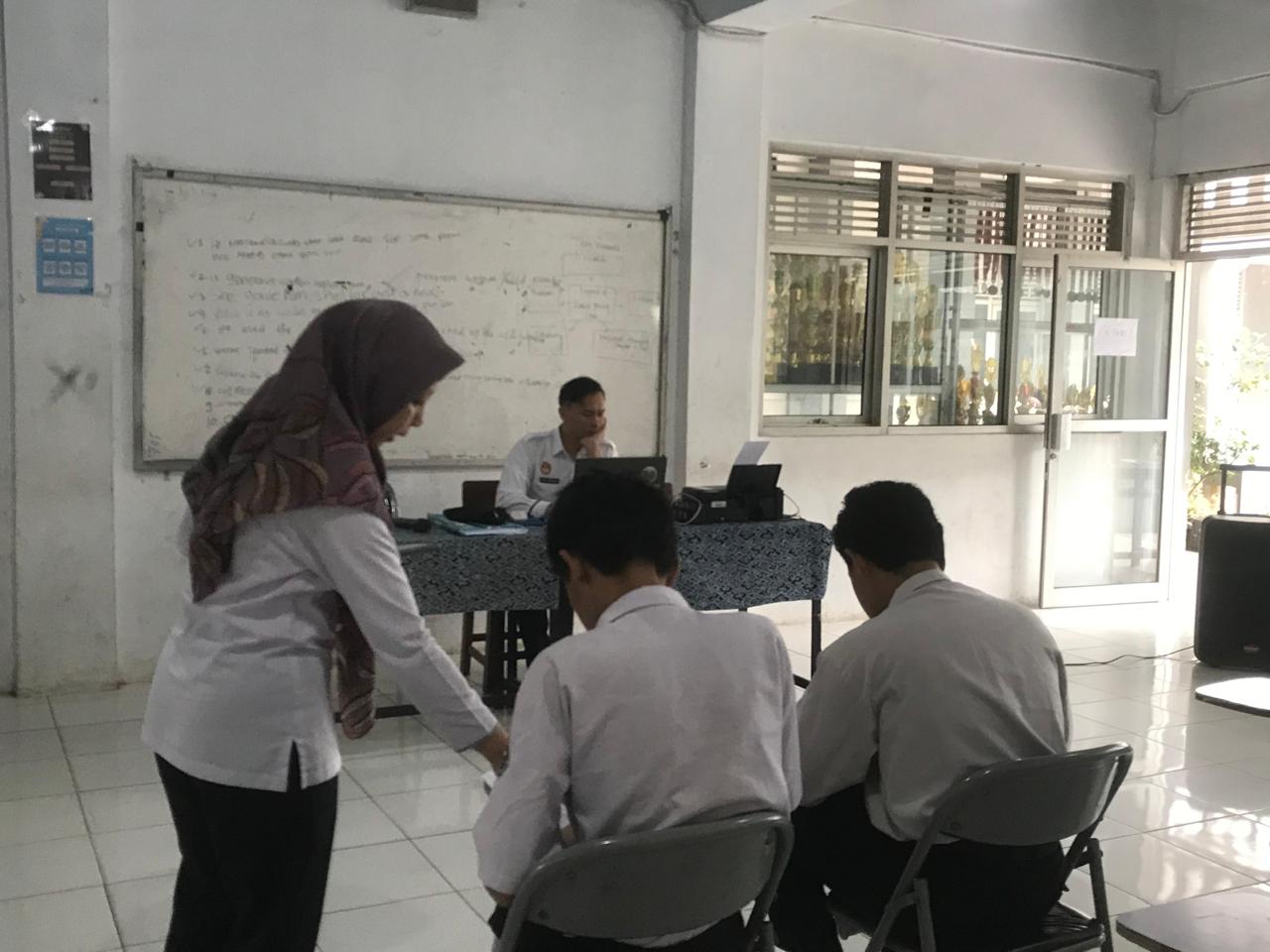 Disnaker Jemput Bola Pembuatan Kartu AK-1 ke SMK Al Hidayah