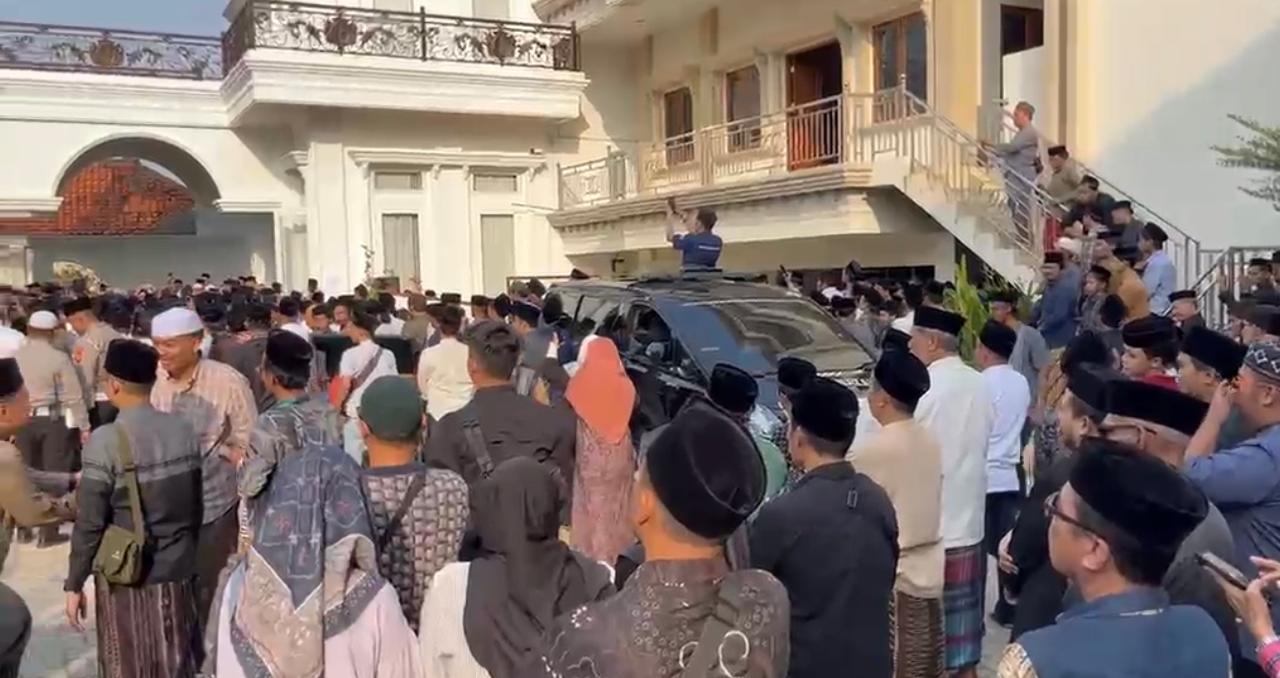 Suasana Jelang Pemakaman KH Adib Rofiuddin Izza, Kapolda hingga Tokoh Nasional Berdatangan
