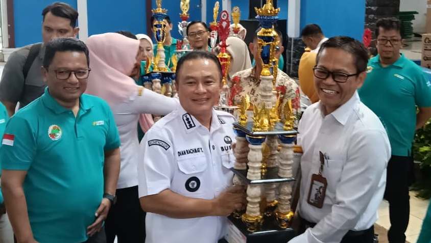 Hari Koperasi ke-79, Kopkar PAM Tirta Kamuning Sabet Penghargaan Koperasi Berprestasi