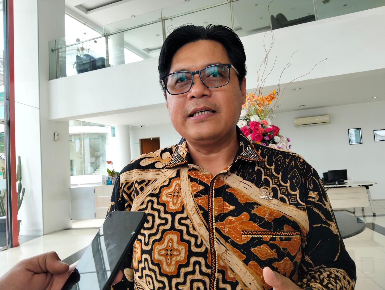 DPRD Dorong Pemkab Ambil Alih Menara dan Masjid Agung Sumber