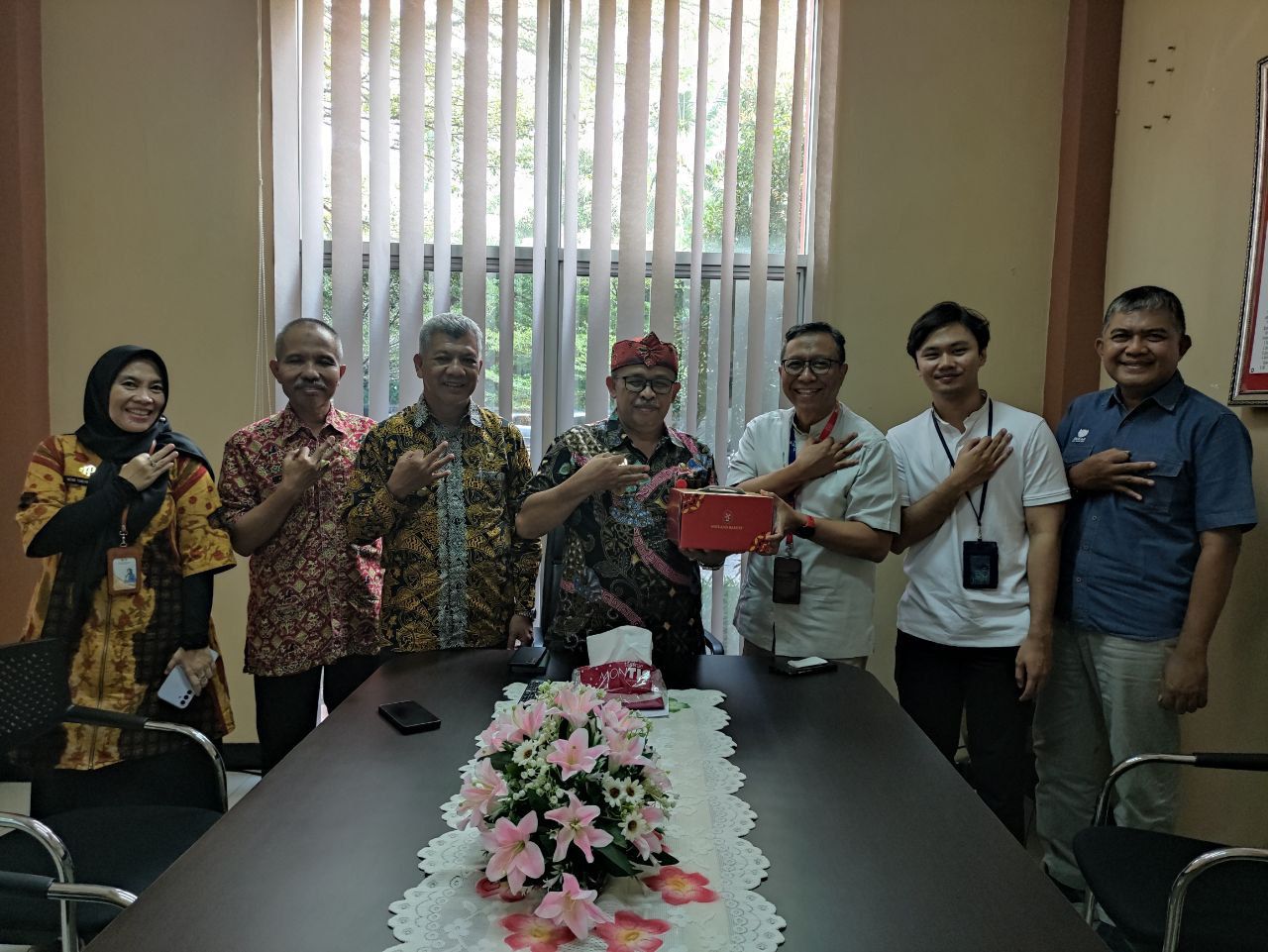 Momentum Hari Pelanggan Nasional, General Manager Witel Priangan Timur Kunjungi DPMPTSP Kabupaten Kuningan