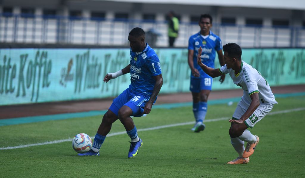 Levy Madinda Tampil Baik di Persib, Bojan Hodak Masih Menuntut Ini