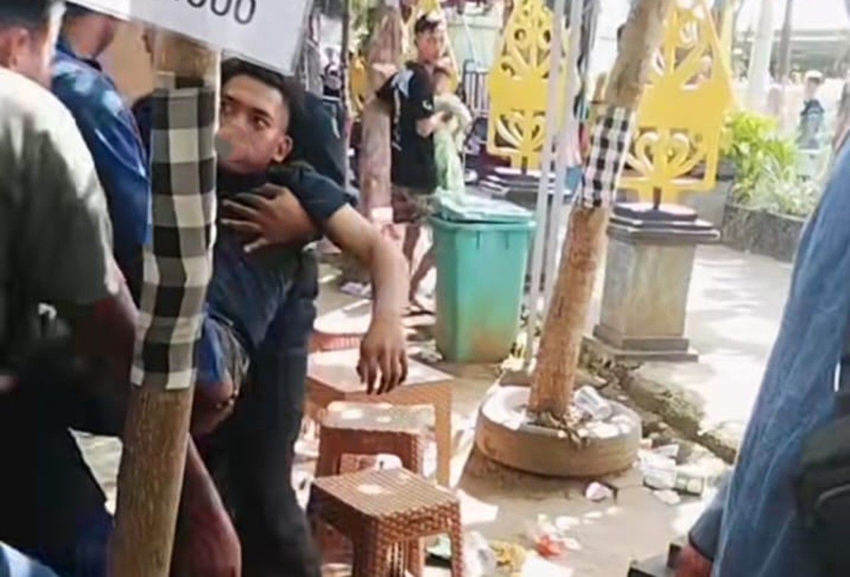 Viral di Pantai Balongan Indah, Wisatawan Nyaris Tewas Tersedak Sosis