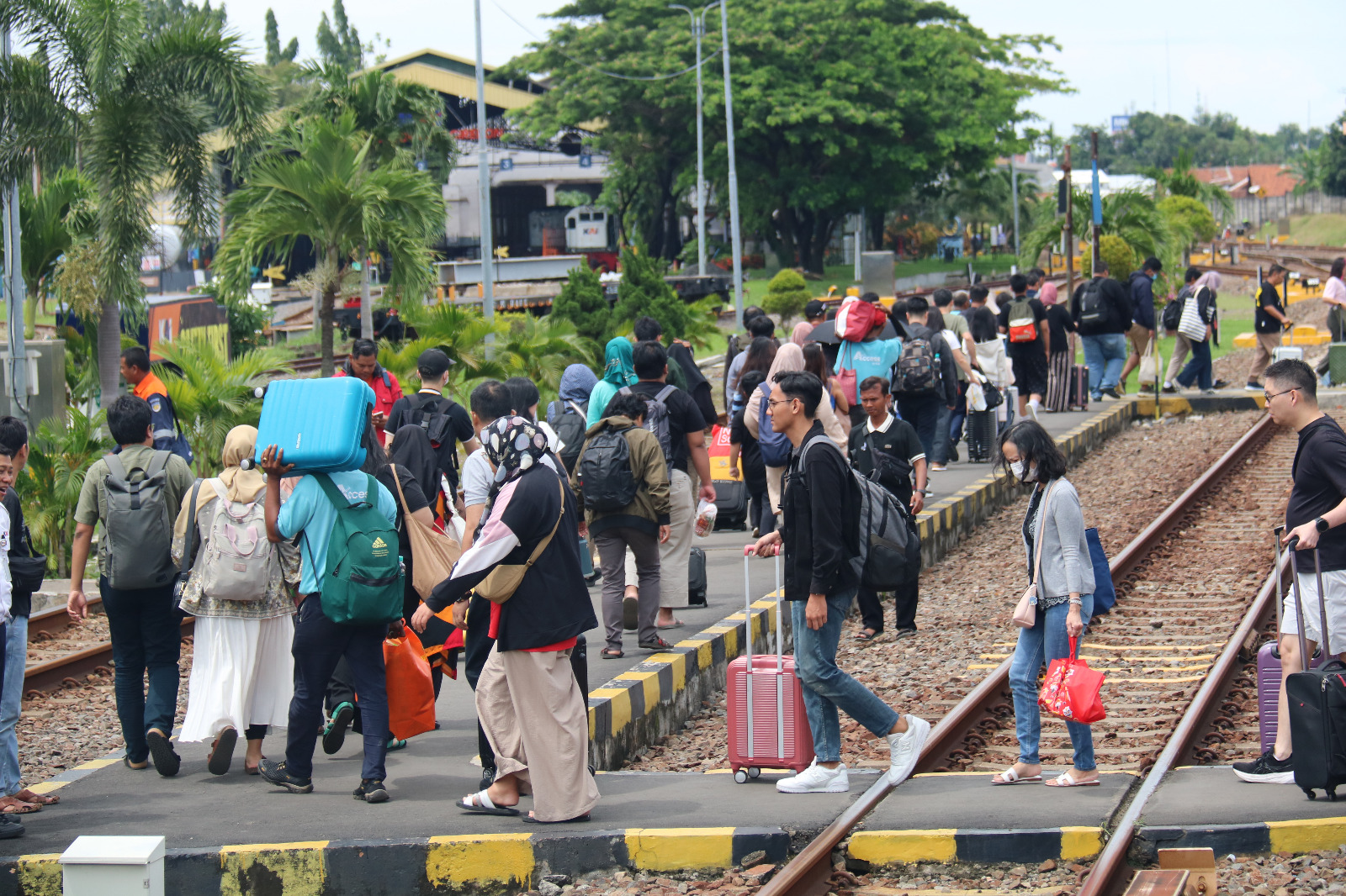 Sambut Ramadan, 11.471 Pemudik Kereta Api Turun di Stasiun Kejaksan Cirebon