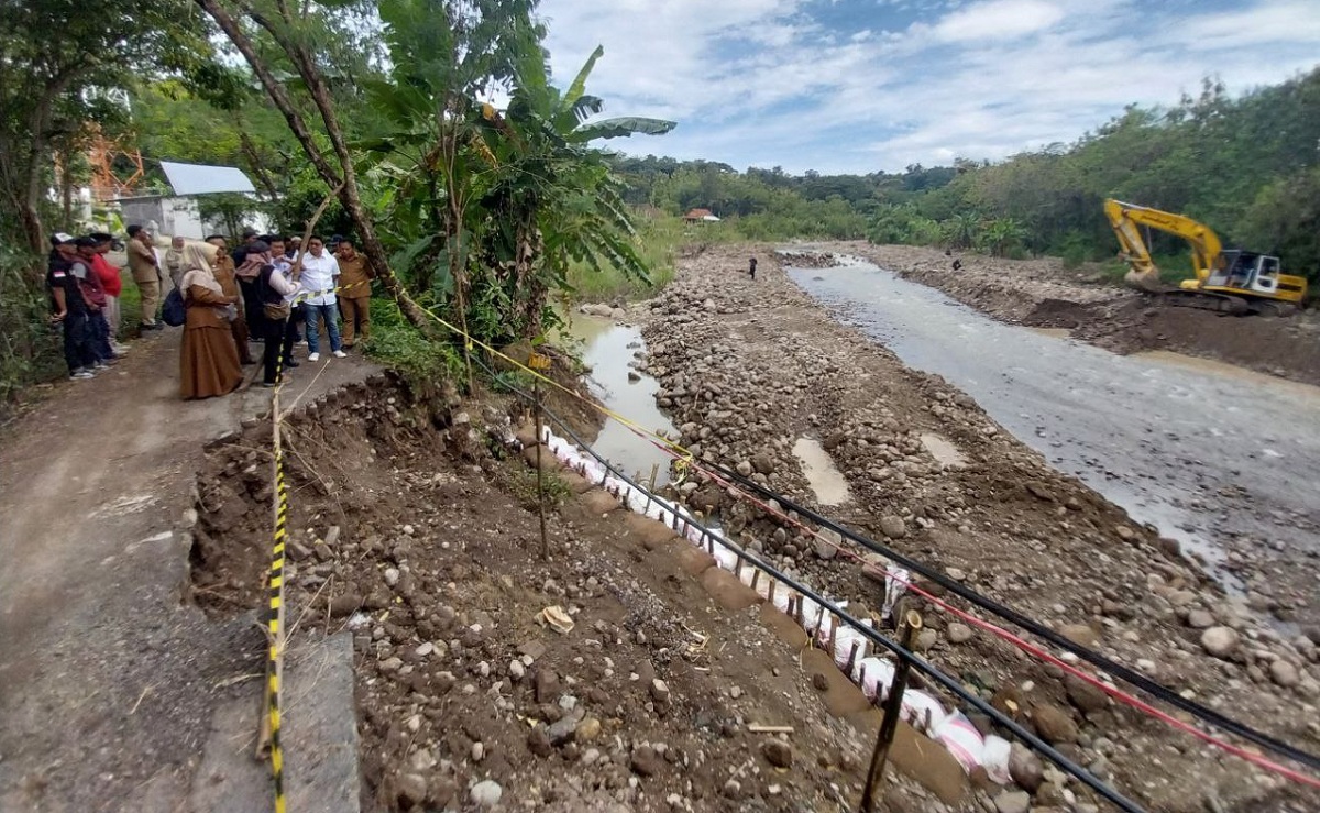Perbaikan Jembatan Lebakngok Cirebon Dikebut, Ini Target dari Wali Kota Edo