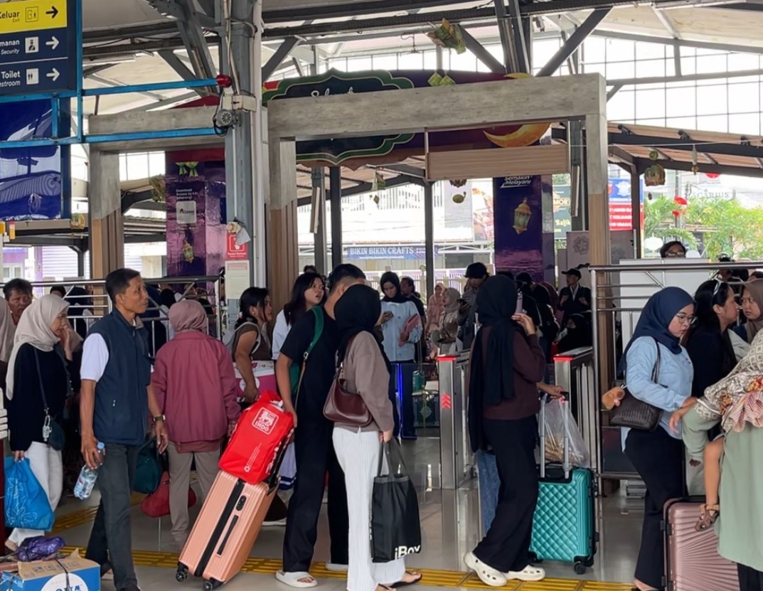 Lonjakan Penumpang Lebaran 2026, KAI Daop 3 Cirebon Catat 273 Ribu Pelanggan