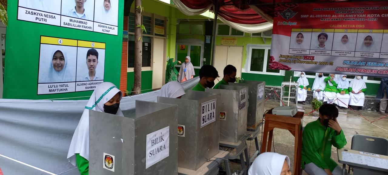 Inovatif! SMP Al-Irsyad A-Islamiyyah Gunakan E-Vote untuk Pilih Calon Ketua Osis