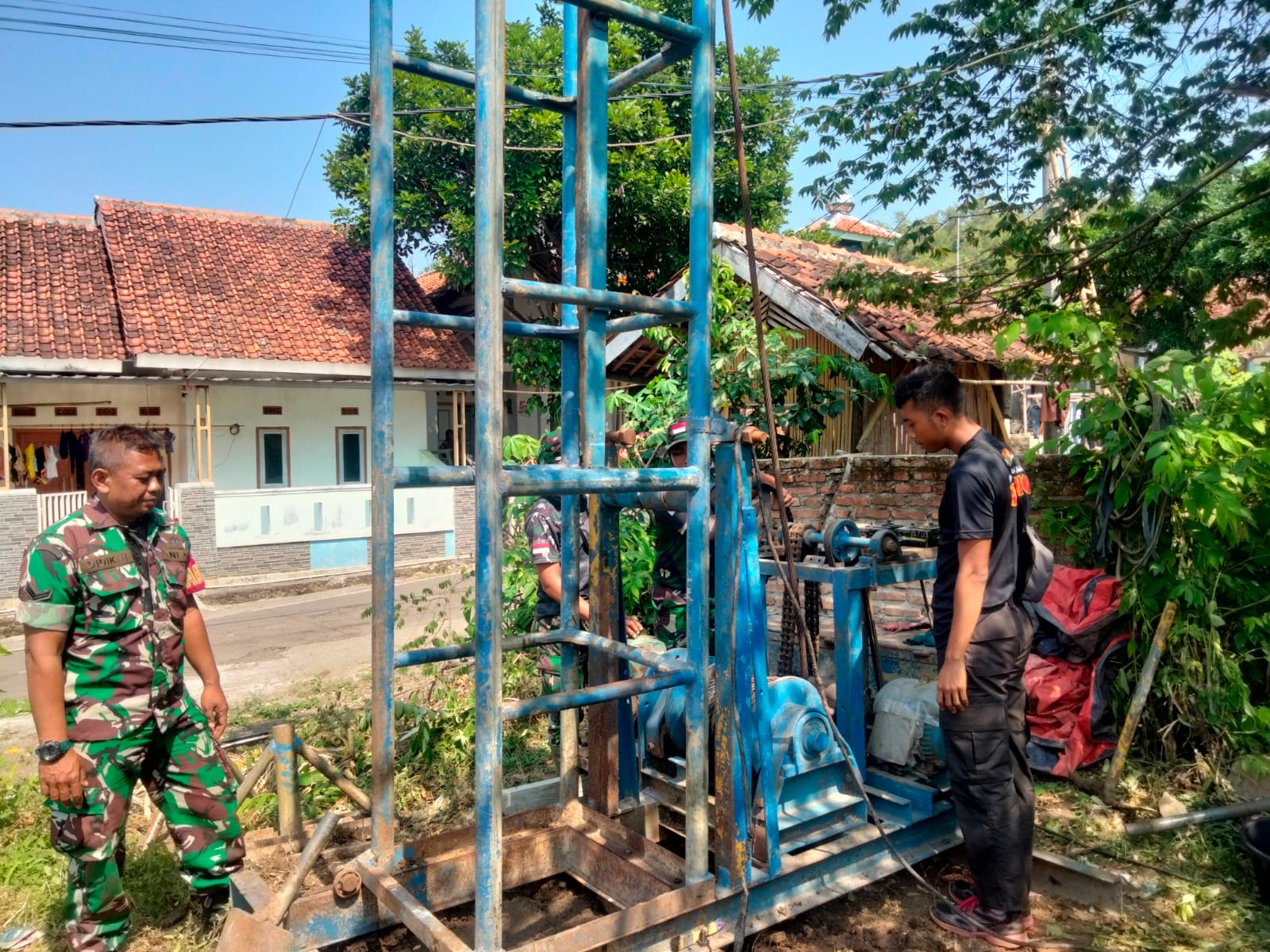 1.400 Keluarga di Cirebon Dapat Akses Air Bersih dalam Program TNI Manunggal Air